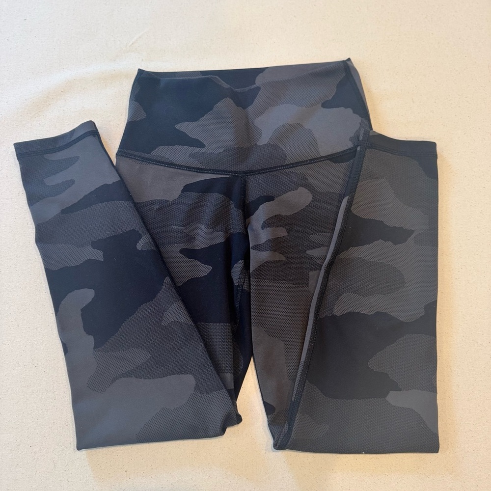 Aerie Black and Gray Camouflage Leggings High Waist
